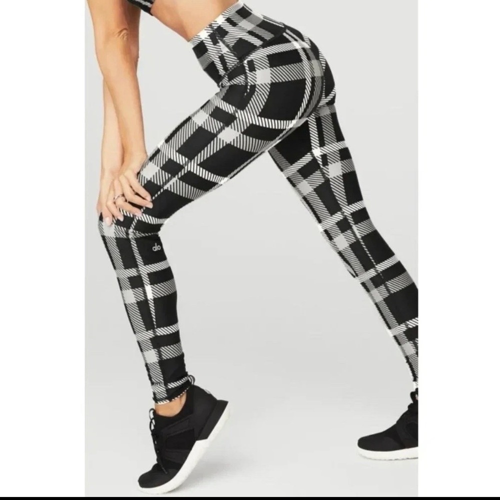 Alo RARE Yoga Airlift High Waist Leggings Magnified Plaid Black Ivory Small S